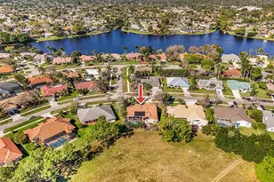 1558 Grantham Dr, Wellington, FL 33414 - Photo 4