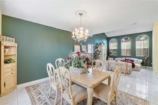 466 E Royal Cove Cir, Davie, FL 33325 - Photo 6