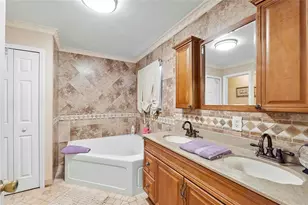 466 E Royal Cove Cir, Davie, FL 33325 - Photo 22