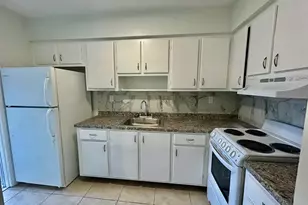 7511 Venetian St, Miramar, FL 33023 - Photo 6