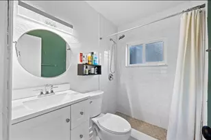 561 NE 61st St, Oakland Park, FL 33334 - Photo 18