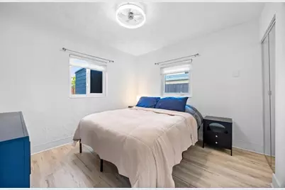 561 NE 61st St, Oakland Park, FL 33334 - Photo 16