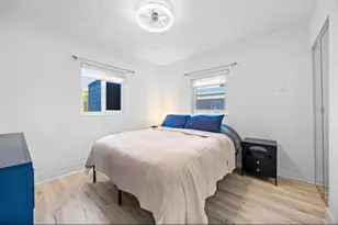 561 NE 61st St, Oakland Park, FL 33334 - Photo 16