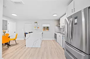 561 NE 61st St, Oakland Park, FL 33334 - Photo 4