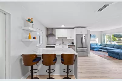 561 NE 61st St, Oakland Park, FL 33334 - Photo 6