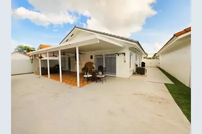 8771 NW 141st Ter, Miami Lakes, FL 33018 - Photo 2