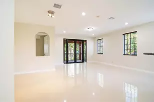 2877 Kinsington Cir, Fort Lauderdale, FL 33332 - Photo 16