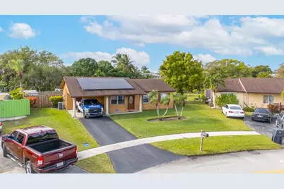 7822 SW 7th Ct, North Lauderdale, FL 33068 - Photo 2