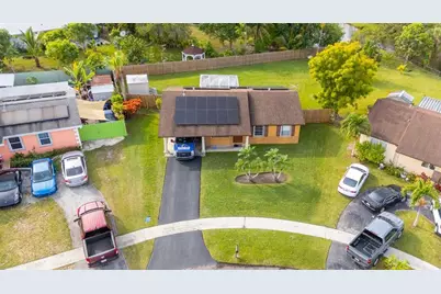 7822 SW 7th Ct, North Lauderdale, FL 33068 - Photo 4