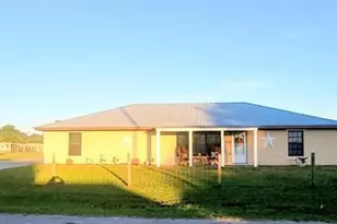 1153 Jerdik Dr, Moore Haven, FL 33471 - Photo 1