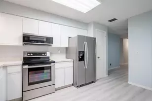 3351 Emerald Oaks Dr, Hollywood, FL 33021 - Photo 12