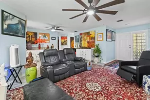 3351 Emerald Oaks Dr, Hollywood, FL 33021 - Photo 4