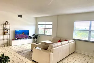2555 NE 11th St, Fort Lauderdale, FL 33304 - Photo 8