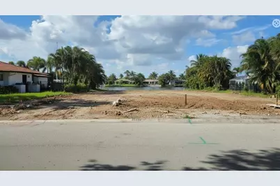 2017 NE Iowa Ave, Saint Petersburg, FL 33703 - Photo 4