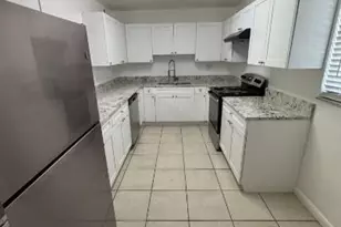 8461 Springtree Dr, Sunrise, FL 33351 - Photo 2