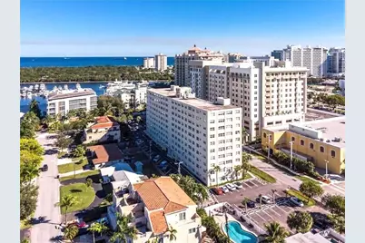 2555 NE 11th St, Unit #402, Fort Lauderdale, FL 33304 - Photo 2