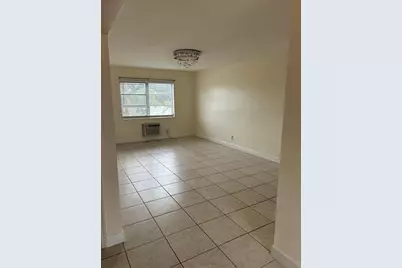 1050 E Sample Rd, Unit #209, Pompano Beach, FL 33064 - Photo 4