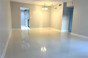 9948 Twin Lakes Dr, Coral Springs, FL 33071 - Photo 4