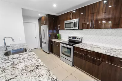 3056  Deer Creek Lake Shore Dr, Unit #3056, Deerfield Beach, FL 33442 - Photo 4