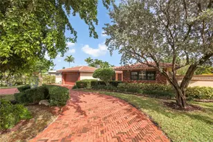 1973 Coral Gardens Dr, Wilton Manors, FL 33306 - Photo 2