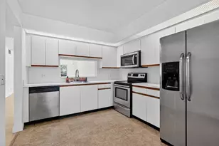 12750 SW 4th Ct, Pembroke Pines, FL 33027 - Photo 14