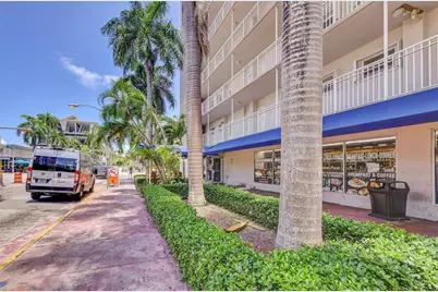 1300  Lincoln Rd, Unit #D-804, Miami Beach, FL 33139 - Photo 4