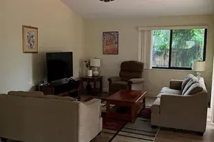 2925 Azalea Dr, Hollywood, FL 33026 - Photo 8