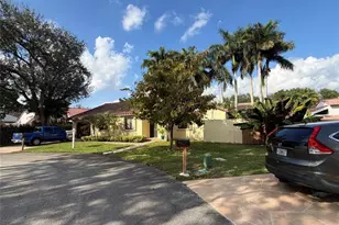 2925 Azalea Dr, Hollywood, FL 33026 - Photo 2