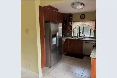 2925  Azalea Dr, Hollywood, FL 33026 - Photo 10