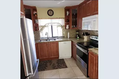 2925  Azalea Dr, Hollywood, FL 33026 - Photo 12