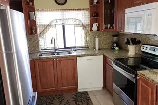 2925 Azalea Dr, Hollywood, FL 33026 - Photo 12