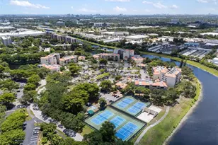 2314 S Cypress Bend Dr, Pompano Beach, FL 33069 - Photo 20