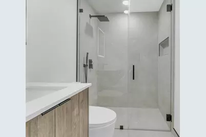 1170 NW 59th St, Miami, FL 33127 - Photo 12