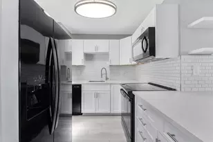 2555 NE 11th St, Fort Lauderdale, FL 33304 - Photo 4