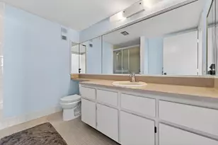 2205 S Cypress Bend Dr, Pompano Beach, FL 33069 - Photo 16