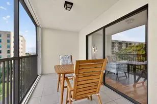 2205 S Cypress Bend Dr, Pompano Beach, FL 33069 - Photo 26