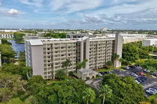 2205 S Cypress Bend Dr, Pompano Beach, FL 33069 - Photo 30