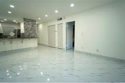 1035 W 77th St, Unit #208, Hialeah, FL 33014 - Photo 4