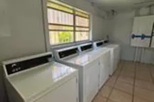 101 NE 41st St, Oakland Park, FL 33334 - Photo 4