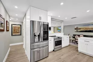 1701 NE 27th Dr, Wilton Manors, FL 33334 - Photo 16