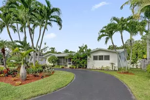 1701 NE 27th Dr, Wilton Manors, FL 33334 - Photo 1