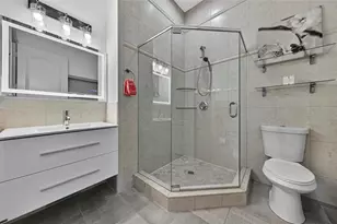 2211 NE 43 St, Lighthouse Point, FL 33064 - Photo 24