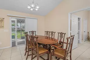 414 SW Lakehurst Dr, Port Saint Lucie, FL 34983 - Photo 10