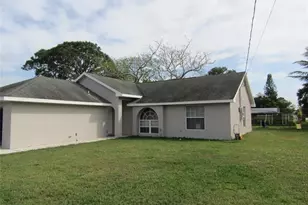 414 SW Lakehurst Dr, Port Saint Lucie, FL 34983 - Photo 2