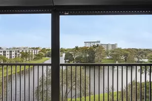 2238 N Cypress Bend Dr, Pompano Beach, FL 33069 - Photo 6