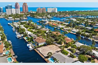 2823 NE 24th Place, Fort Lauderdale, FL 33305 - Photo 2