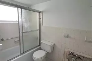 2050 NE 39th St, Lighthouse Point, FL 33064 - Photo 18