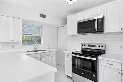 1214  Peak Rd, Lantana, FL 33462 - Photo 8