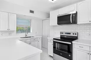 1214 Peak Rd, Lantana, FL 33462 - Photo 8