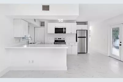 1214  Peak Rd, Lantana, FL 33462 - Photo 6